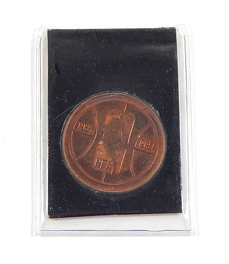 1986-87 Los Angeles Lakers NBA Commemorative Coin Medallion Pic2