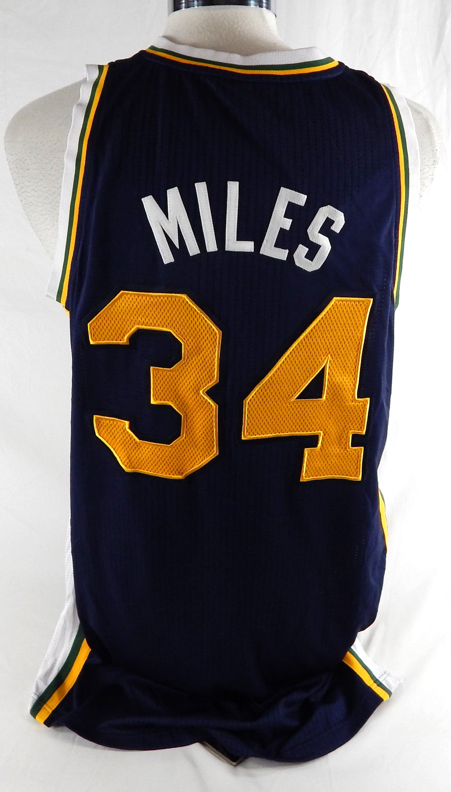 2011-12 Utah Jazz C.J. Miles #34 Game Used Navy Jersey 1st Half 2XL 774 Pic2