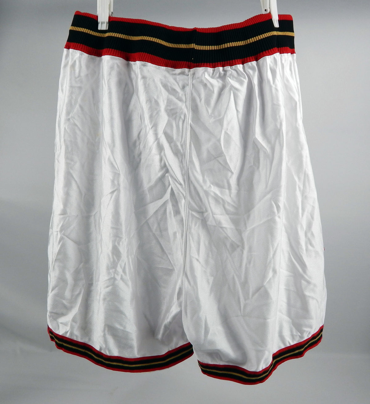 2000s Philadelphia 76ers Game Issued White Shorts 44 276 Pic2
