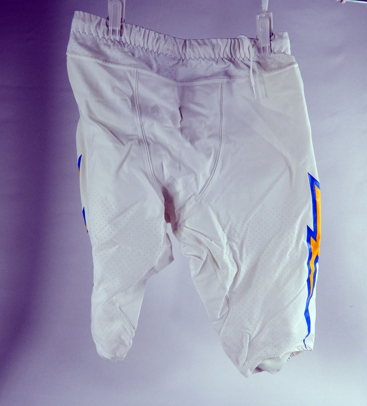 2022 Los Angeles Chargers Emeke Egbule #51 Game Used White Pants 36 DP75596 Pic2