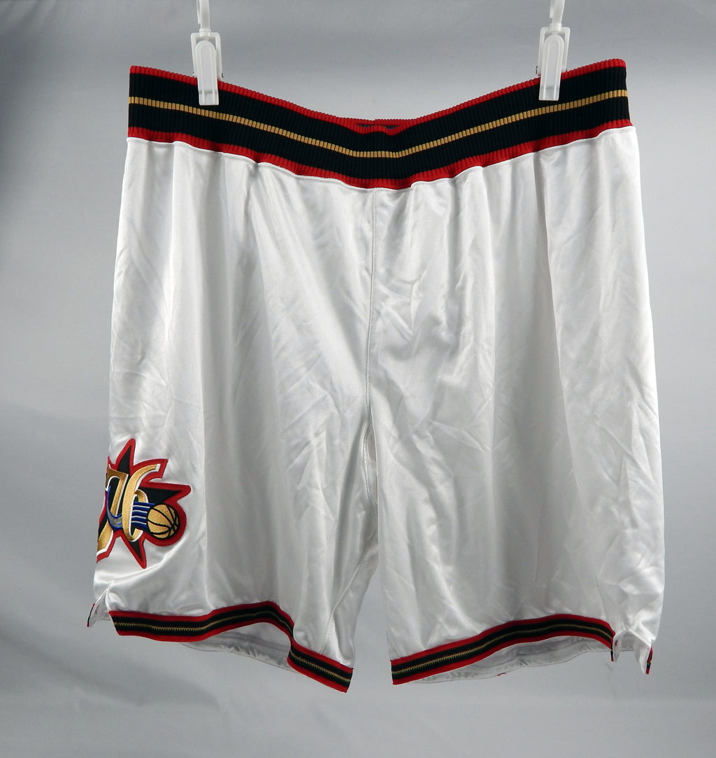 2000s Philadelphia 76ers Game Issued White Shorts 42 277
