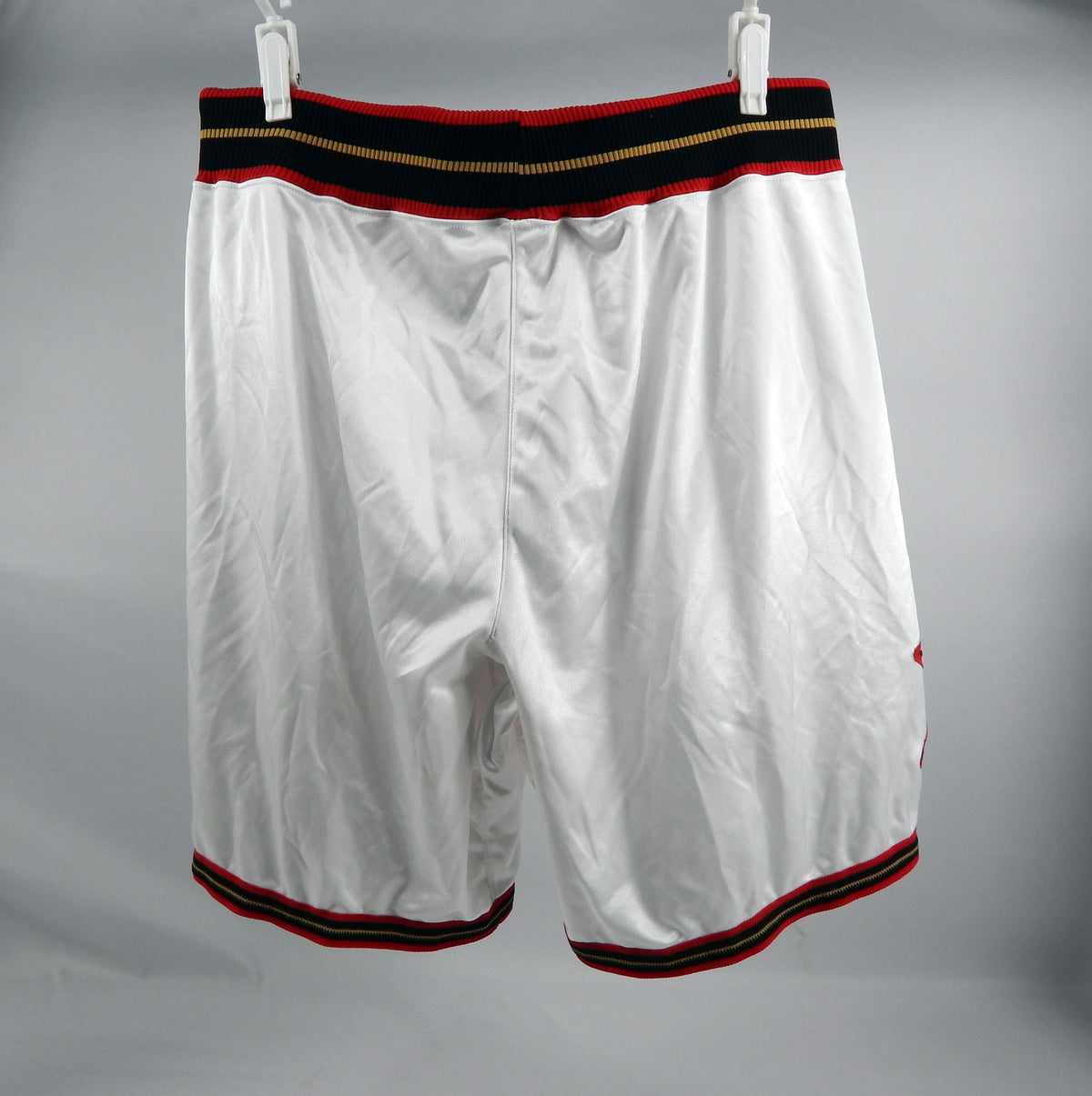 2000s Philadelphia 76ers Game Issued White Shorts 42 277 Pic2