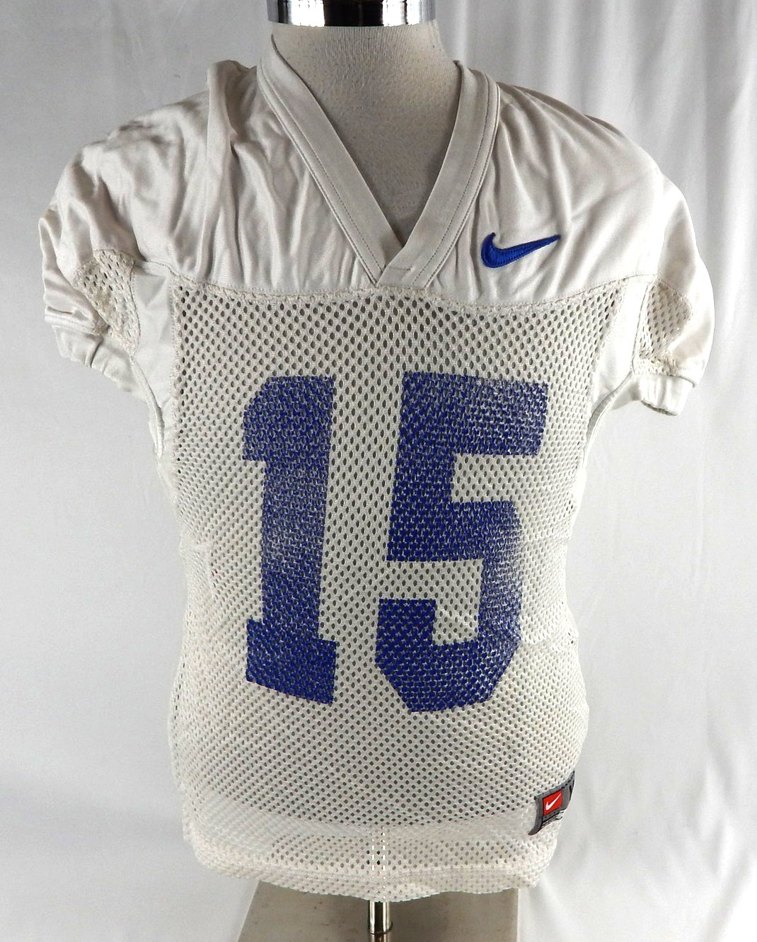 2016-19 Boise State Broncos #15 Game Used White Practice Jersey M 411