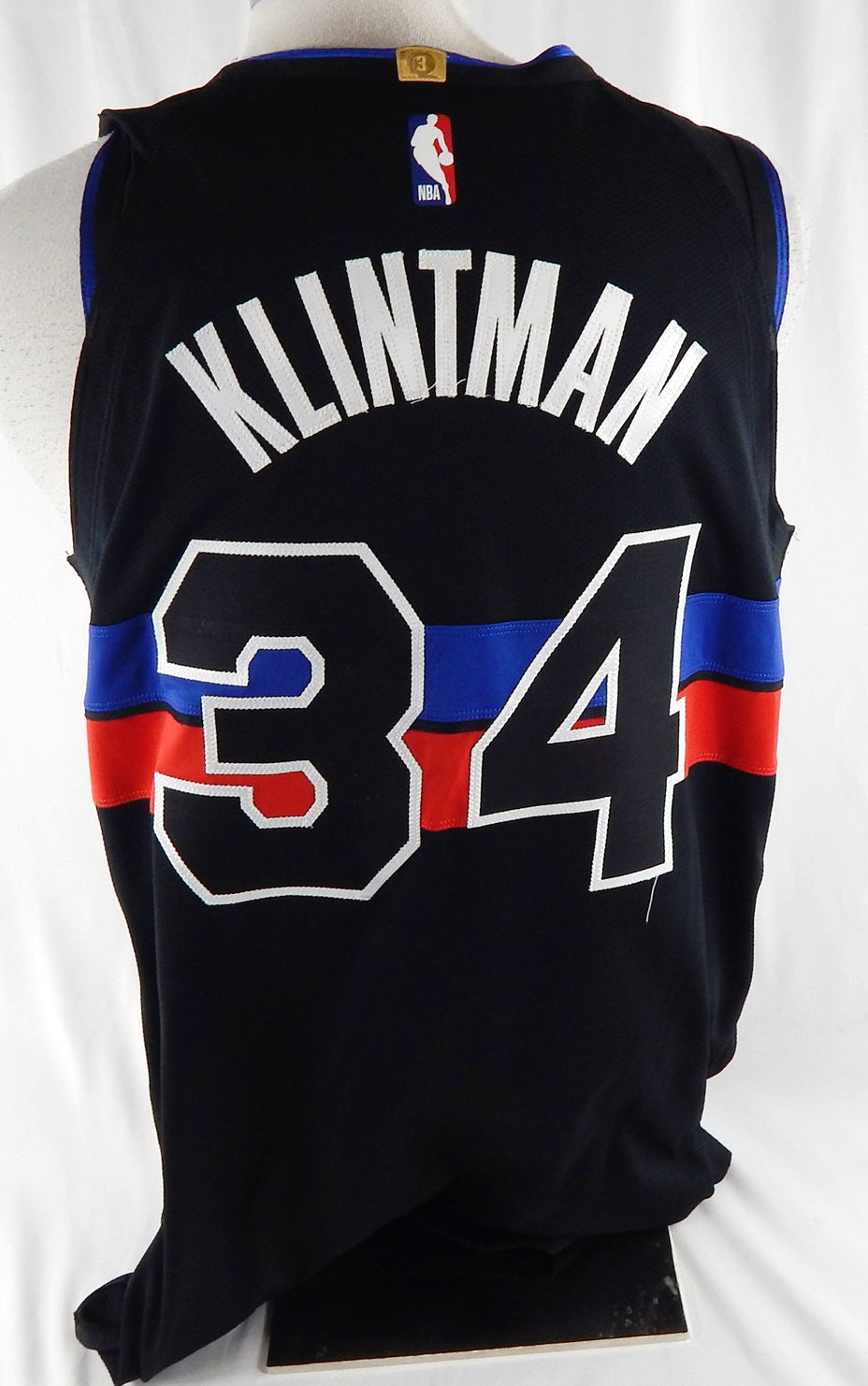 2025-26 Detroit Pistons Bobi Klintman #34 Game Used Black Jersey Statement 2 pt Pic2