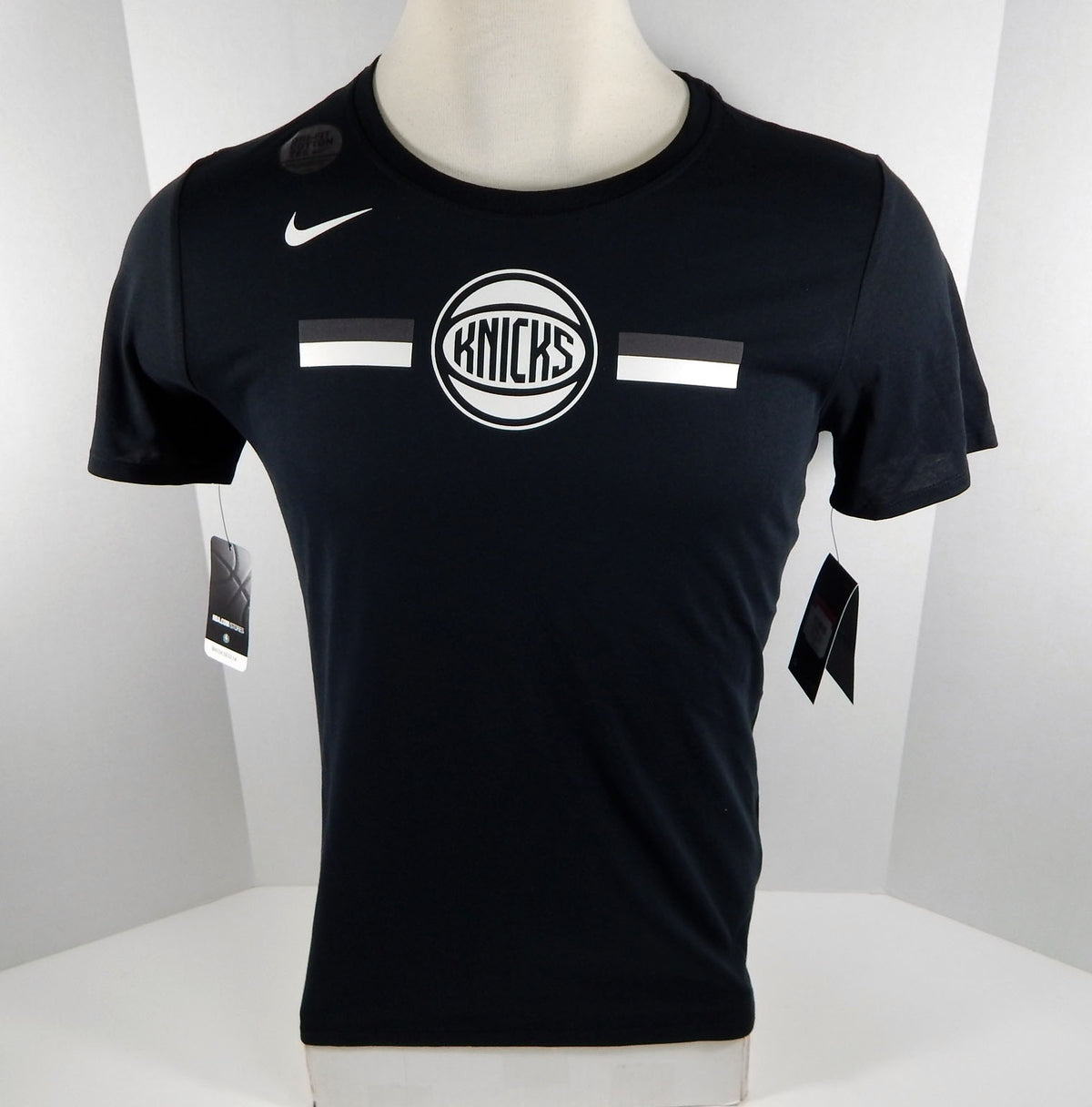 New Women Ladies New York Knicks Logo Dri Fit Performance T-Shirt Nike XS NWT