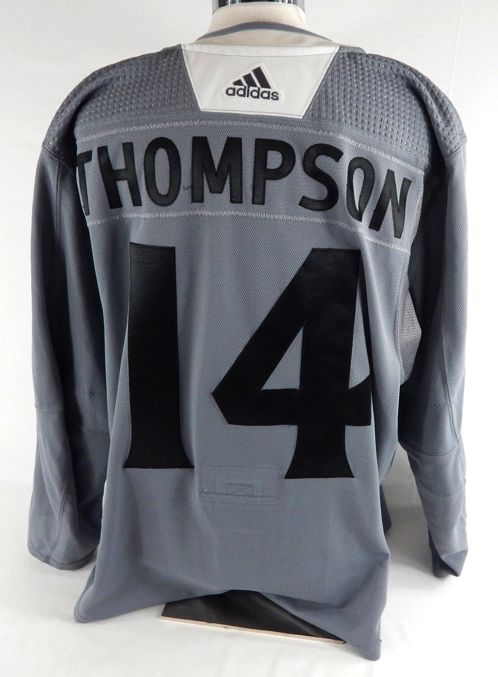 2022 Los Angeles Kings Nate Thompson #14 Game Used Grey Practice Jersey 56 759 Pic2