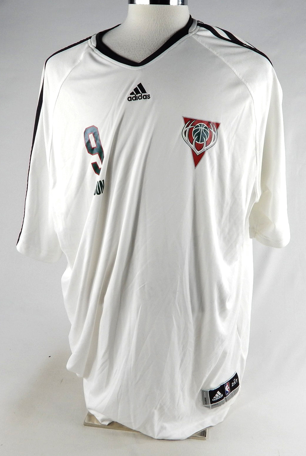 2009-10 Milwaukee Bucks Francisco Elson #9 Game Used White Shooting Shirt 2XL 9