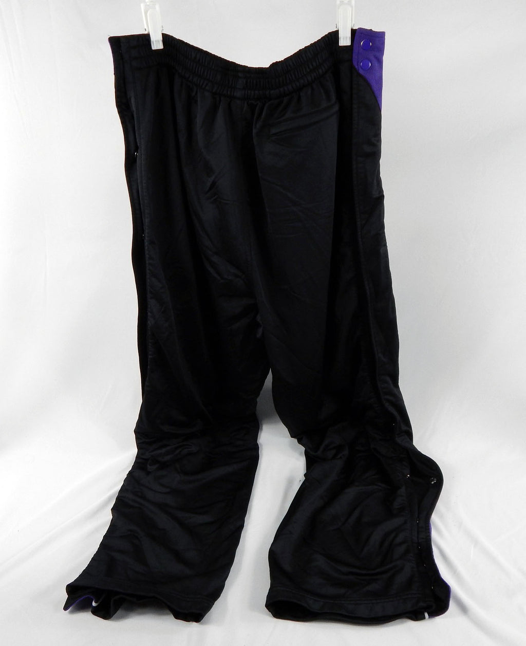 2004-05 Toronto Raptors Lamond Murray #21 Game Used Basketball Warm Up Pants Pic2