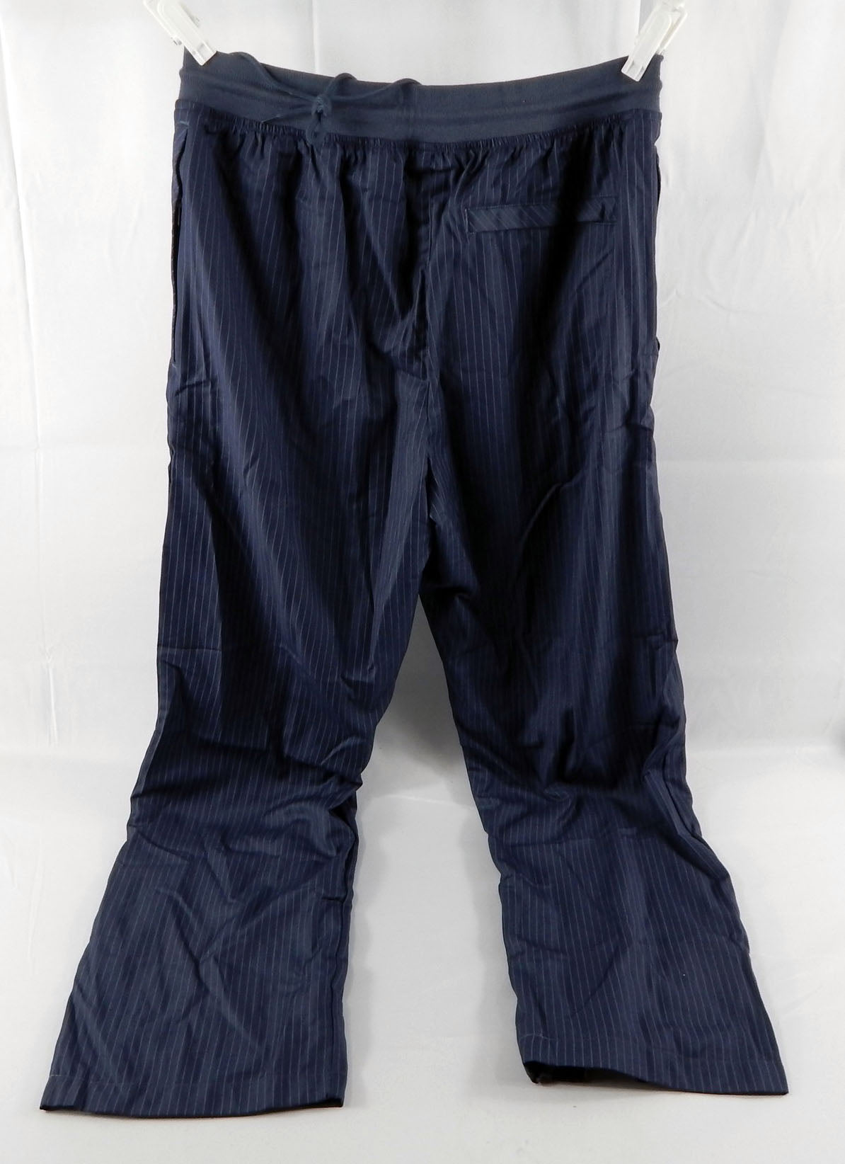2010-11 NBA Basketball Game Issued Grey Travel Pants 270 405 Pic2