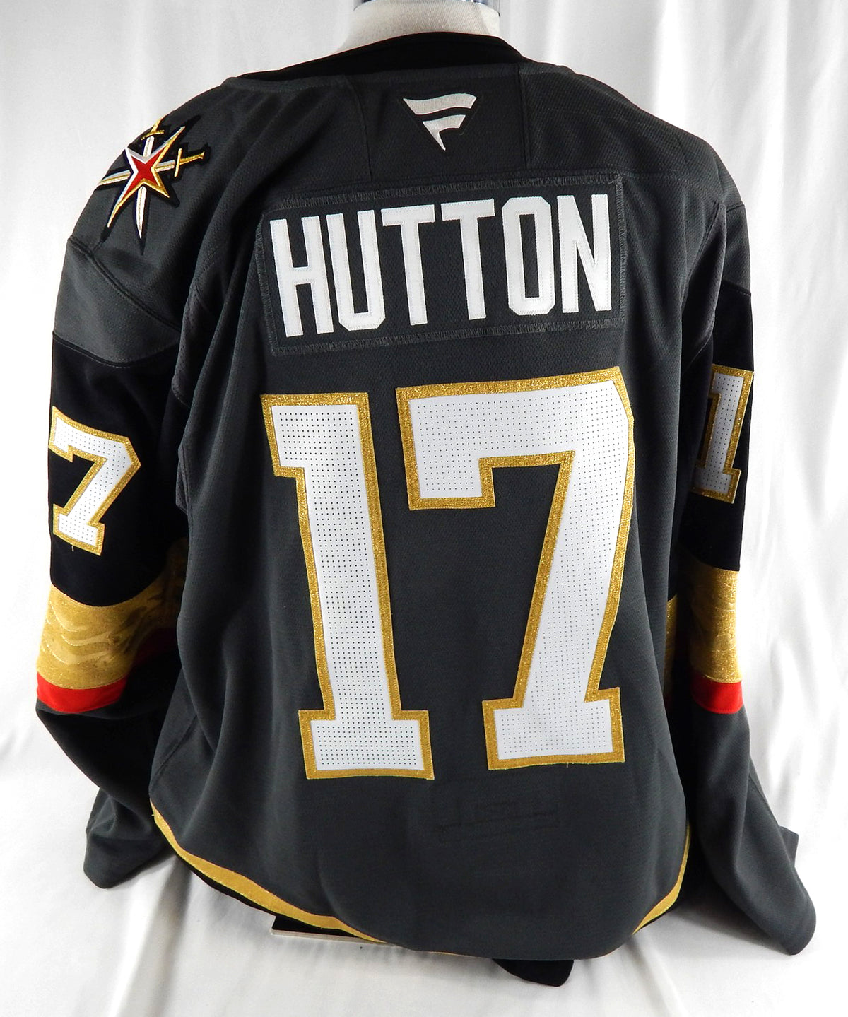 2025-26 Vegas Golden Knights Ben Hutton #17 Game Used Grey Jersey Set 3 56 497 Pic2