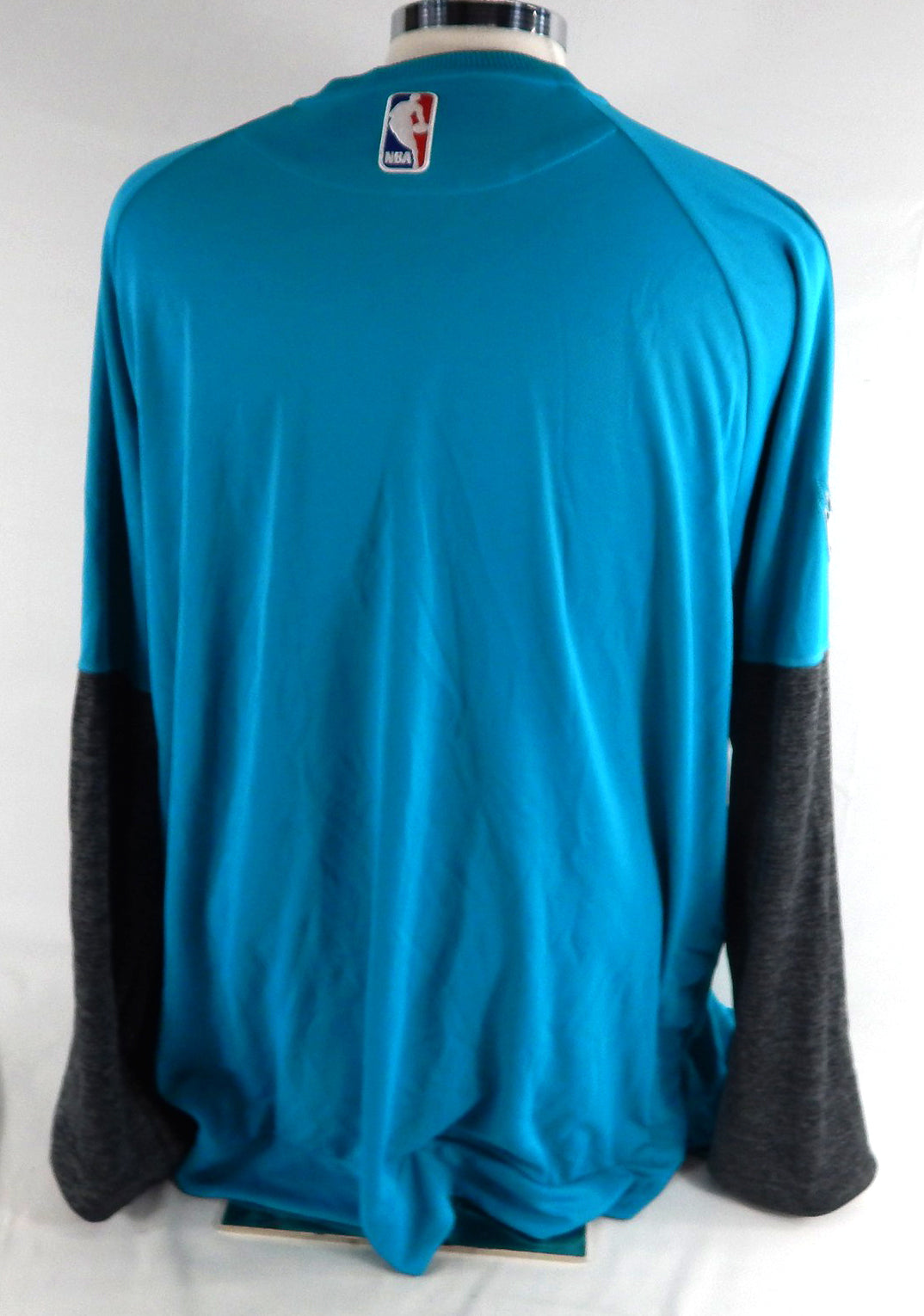 2016-17 Charlotte Hornets Miles Plumlee #18 Game Used Teal Shooting Shirt 2XL 2 Pic2