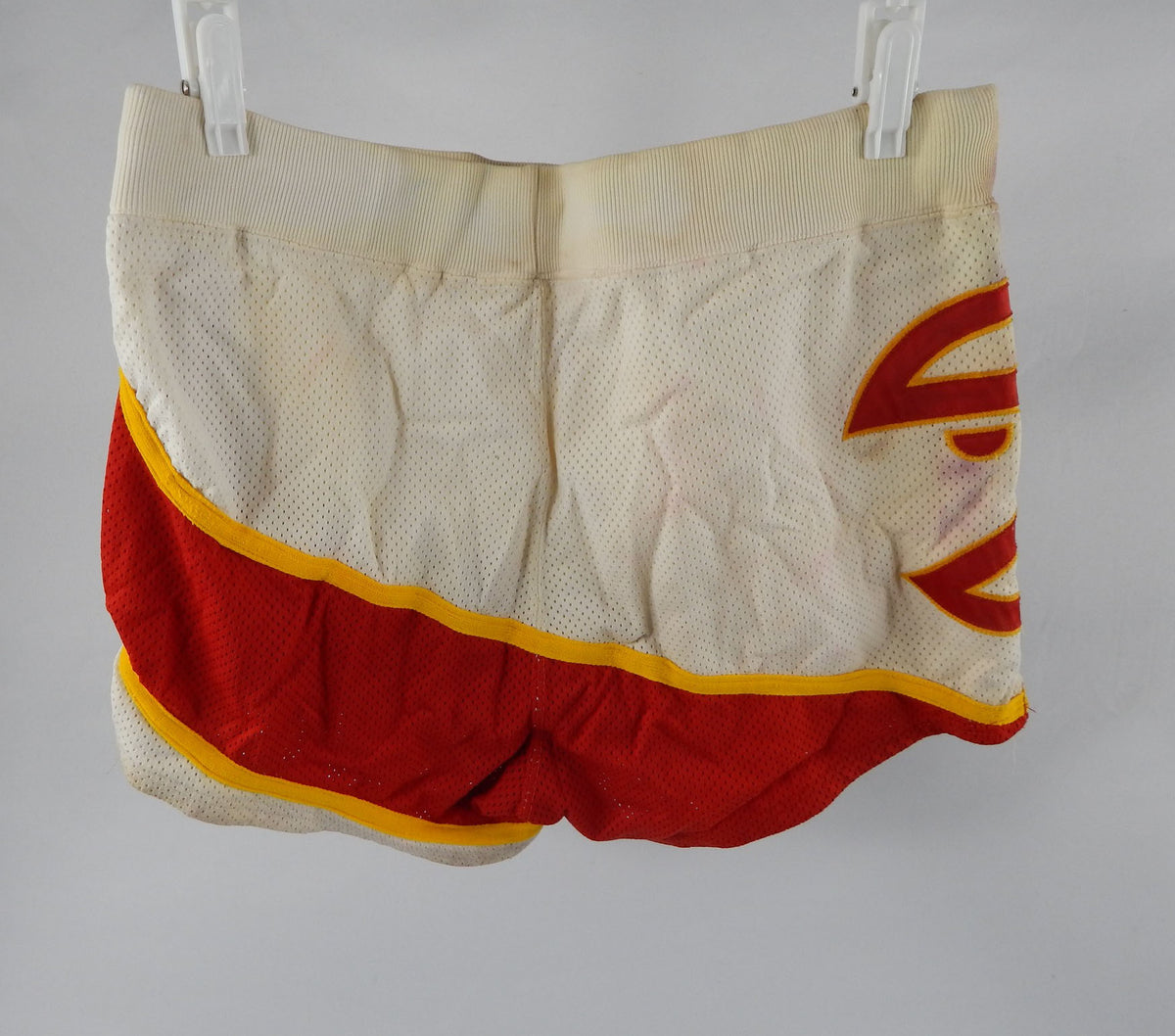 1980s Atlanta Hawks #3 Game Issued White Shorts 32 DP103959 Pic2