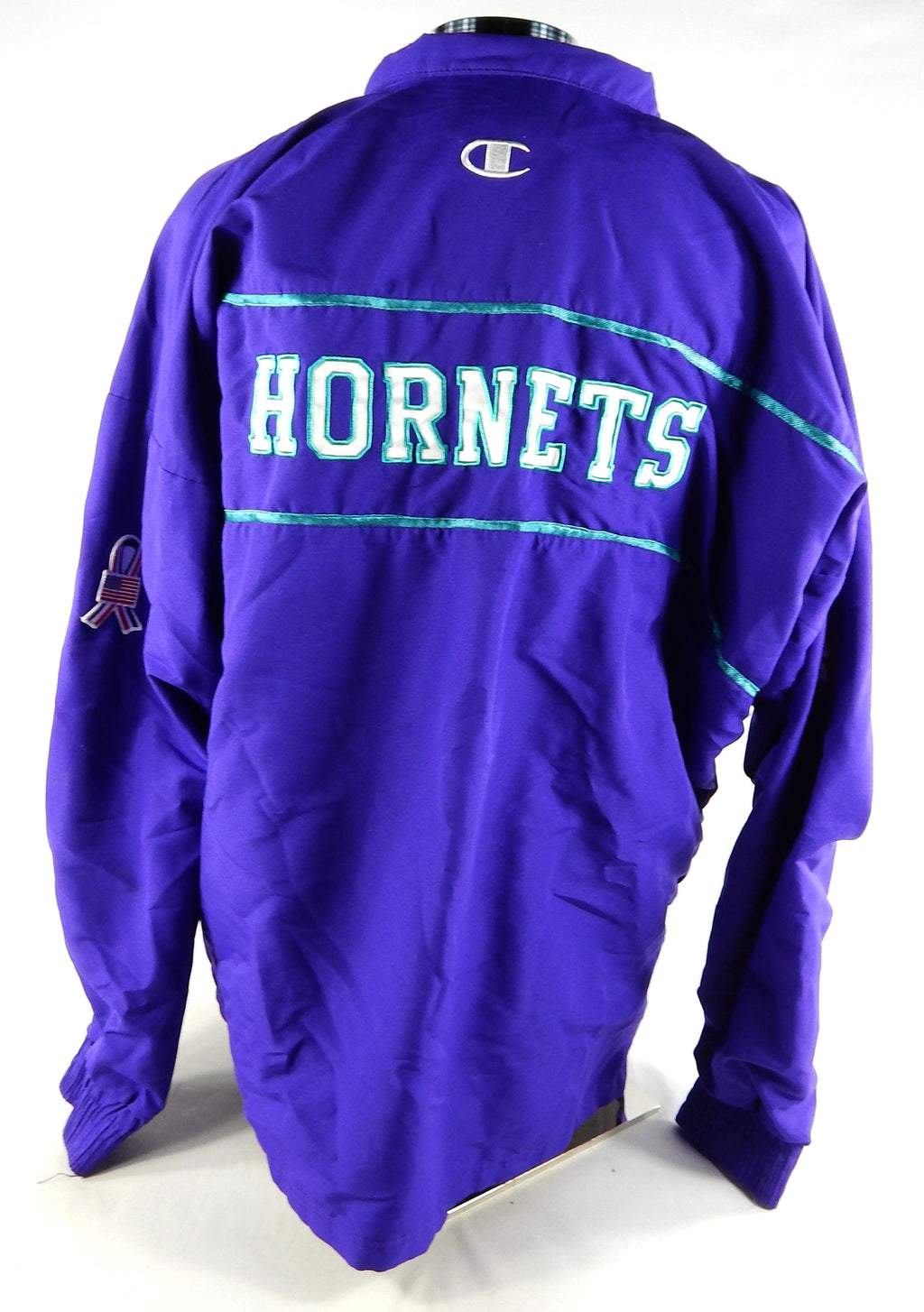 2001-02 Charlotte Hornets Bryce Drew #17 Game Used Purple Jacket 911 Patch 46 25 Pic2