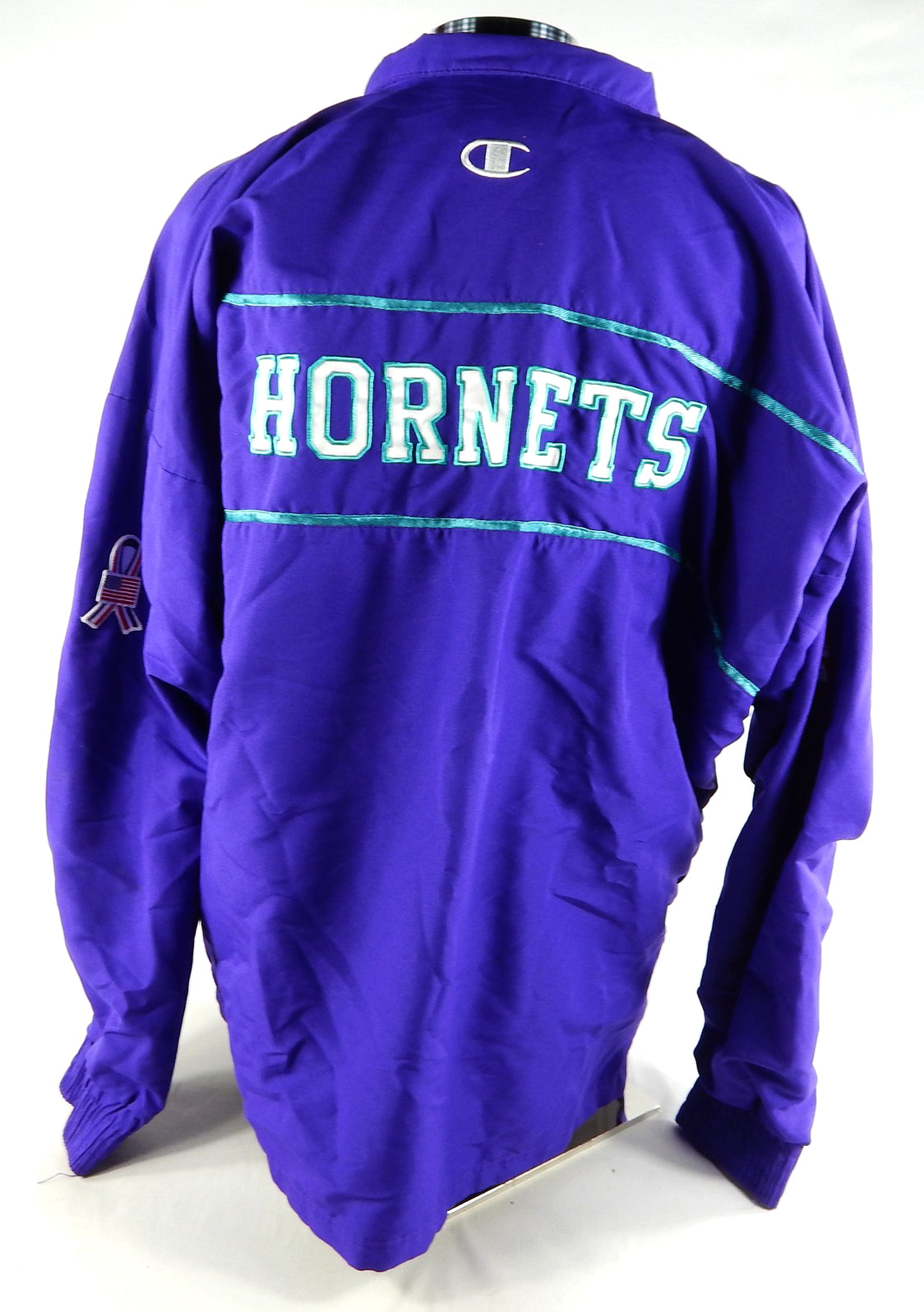 2001-02 Charlotte Hornets Bryce Drew #17 Game Used Purple Jacket 911 Patch 46 25 Pic2