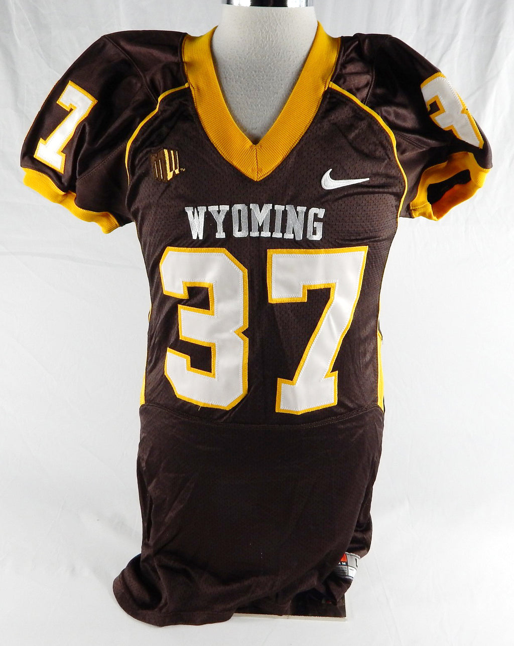 2013-14 Wyoming Cowboys Luke Kellum #37 Game Used Brown Jersey Football L 355