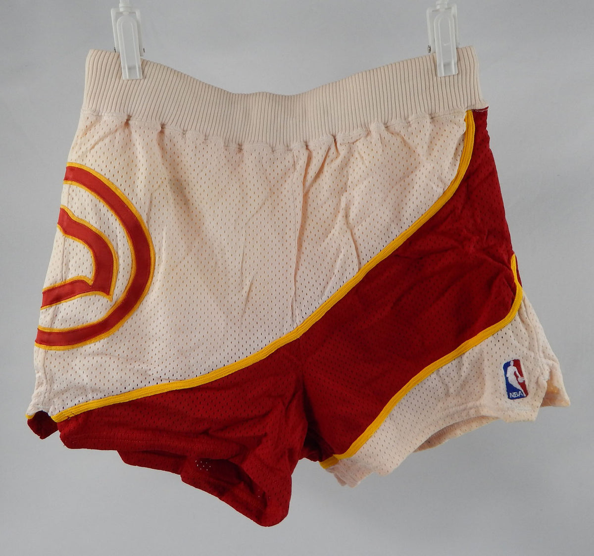 1986-87 Atlanta Hawks #4 22 Game Used White Shorts 34 007
