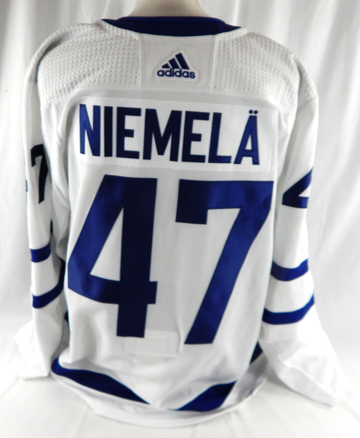 2023-24 Toronto Maple Leafs Topi Niemela #47 Game Issued White Jersey Milk P 4 Pic2