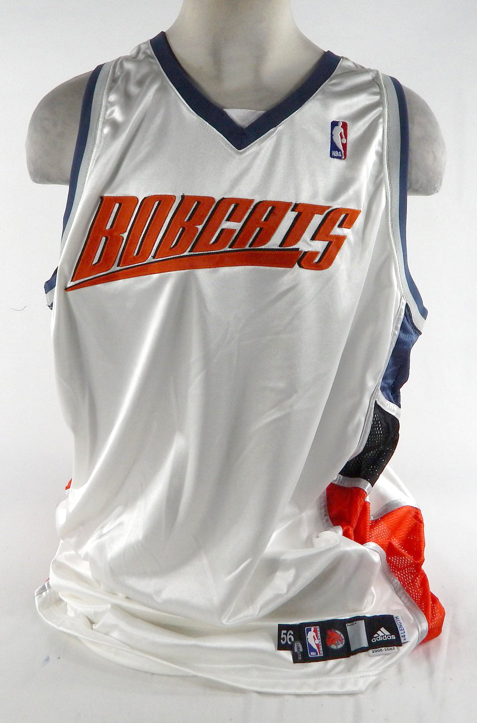 2006-07 Charlotte Bobcats Blank Game Issued White Jersey 56 060