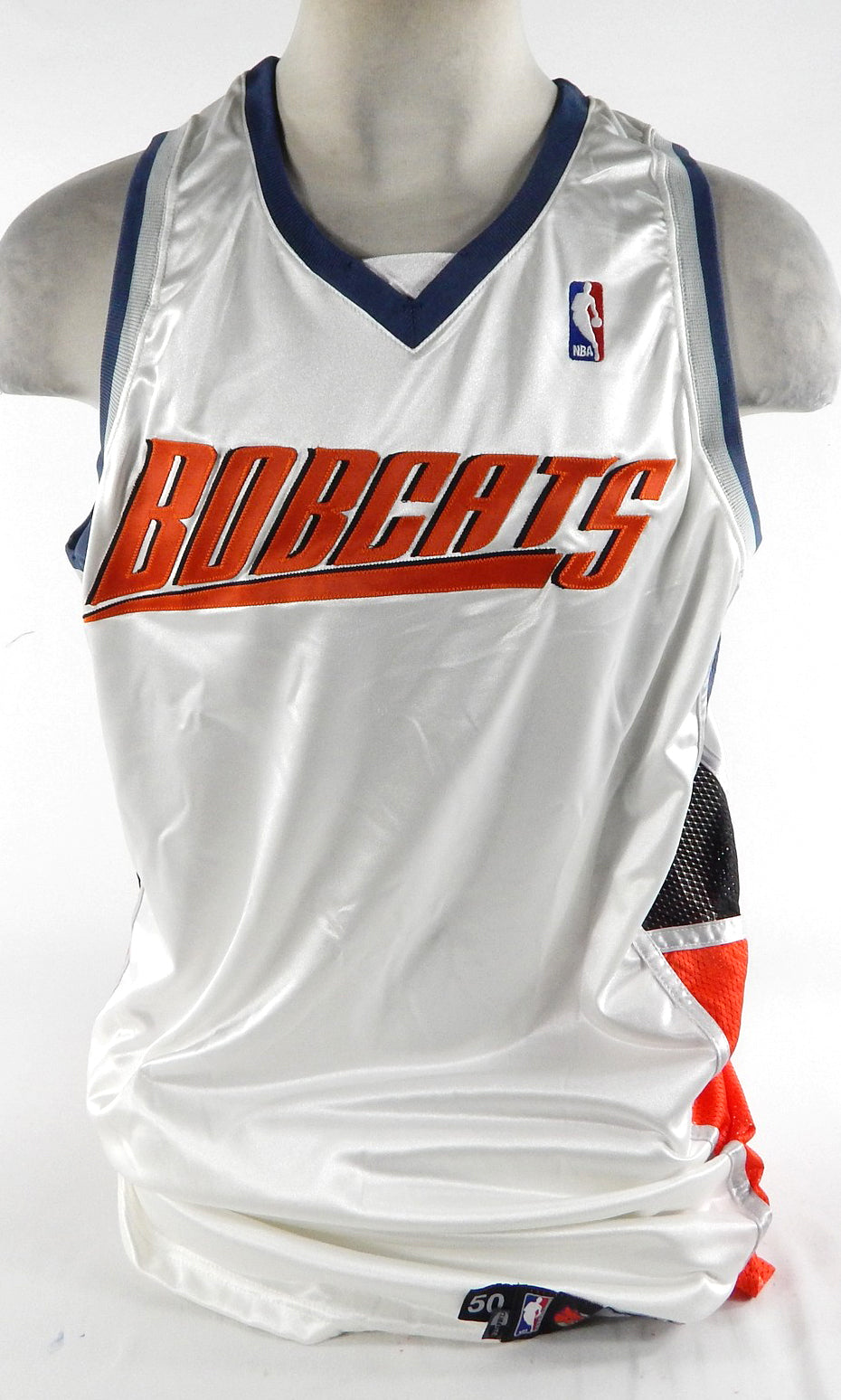 2006-07 Charlotte Bobcats Blank Game Issued White Jersey 50 066
