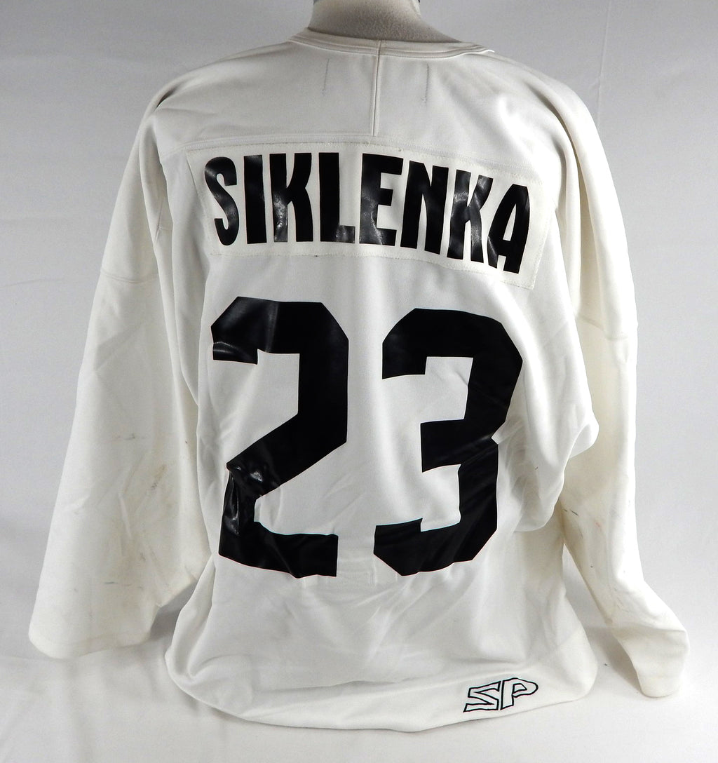 2000-02 Portland Pirates Siklenka #23 Game Used White Practice Jersey 56 868 Pic2