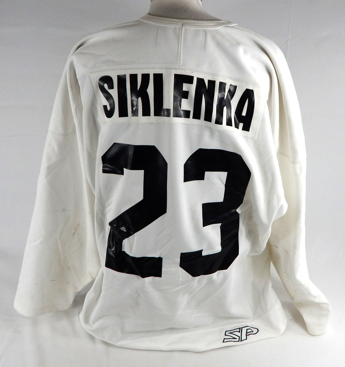 2000-02 Portland Pirates Siklenka #23 Game Used White Practice Jersey 56 868 Pic2