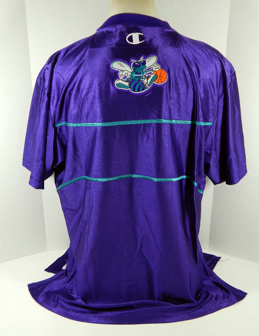 2000-01 Charlotte Hornets #31 Game Used Purple Warm Up Shirt DP08289 Pic2