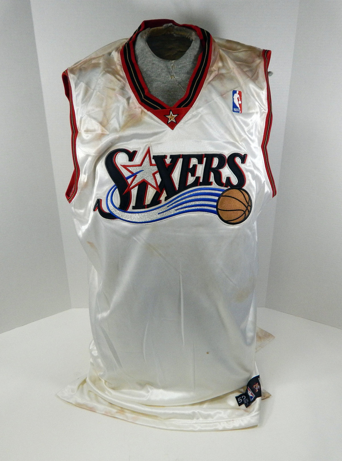 2006-07 Philadelphia 76ers Blank Game Issued White Jersey 52 DP50616