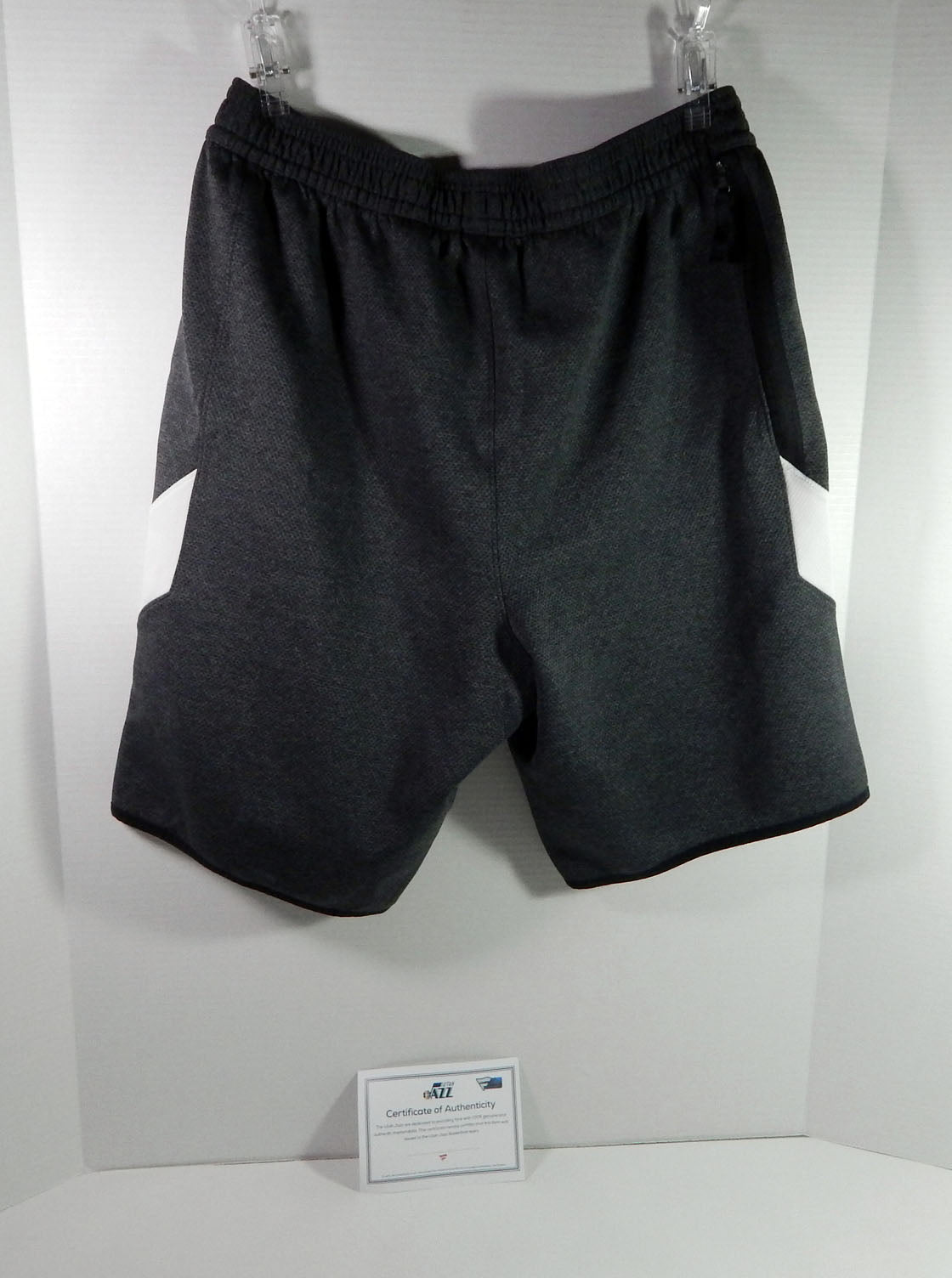 2019-20 Utah Jazz Rayjon Tucker #6 Game Issued Grey Practice Shorts L DP20583 Pic2