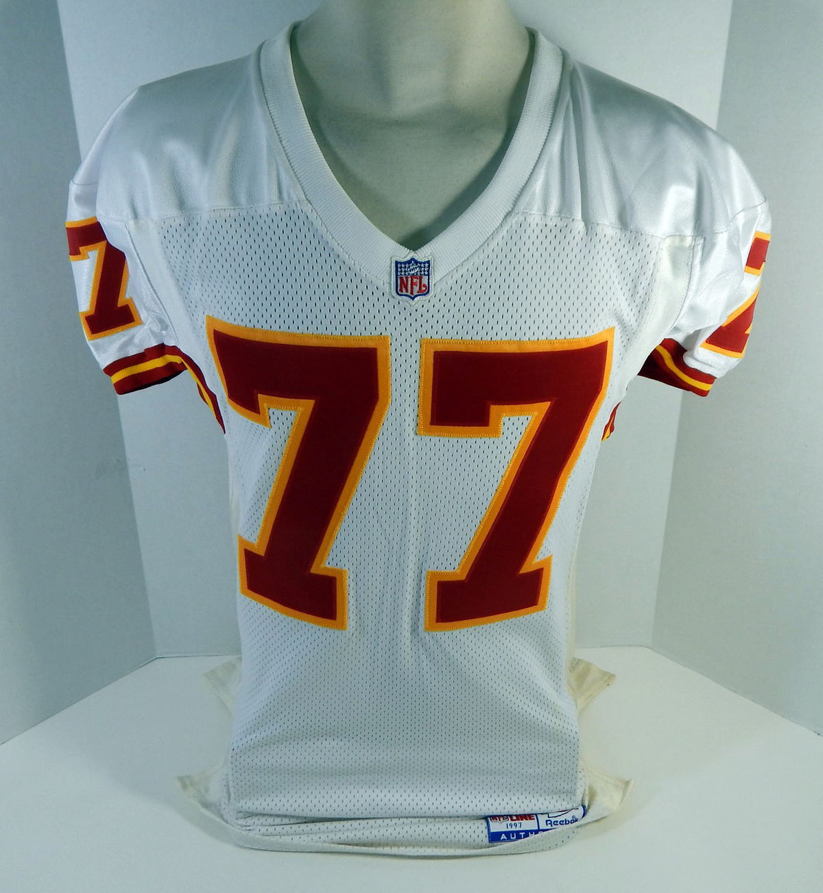 1997 Kansas City Chiefs #77 Game Issued White Jersey 48 DP17051 Pic2