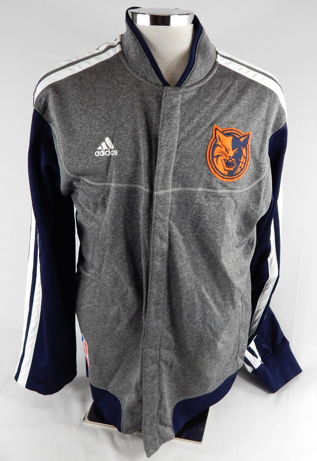 2012-13 Charlotte Bobcats Ramon Sessions #7 Game Used Grey Warm Up Jacket L 8