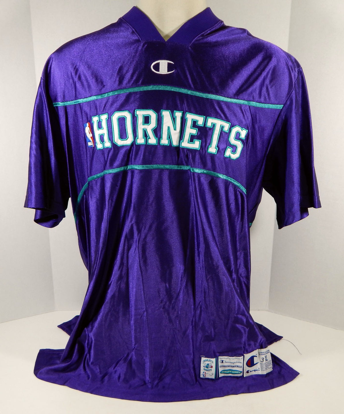 2000-01 Charlotte Hornets Eldridge Recasner #3 Game Used Purple Warm Up Shirt 9