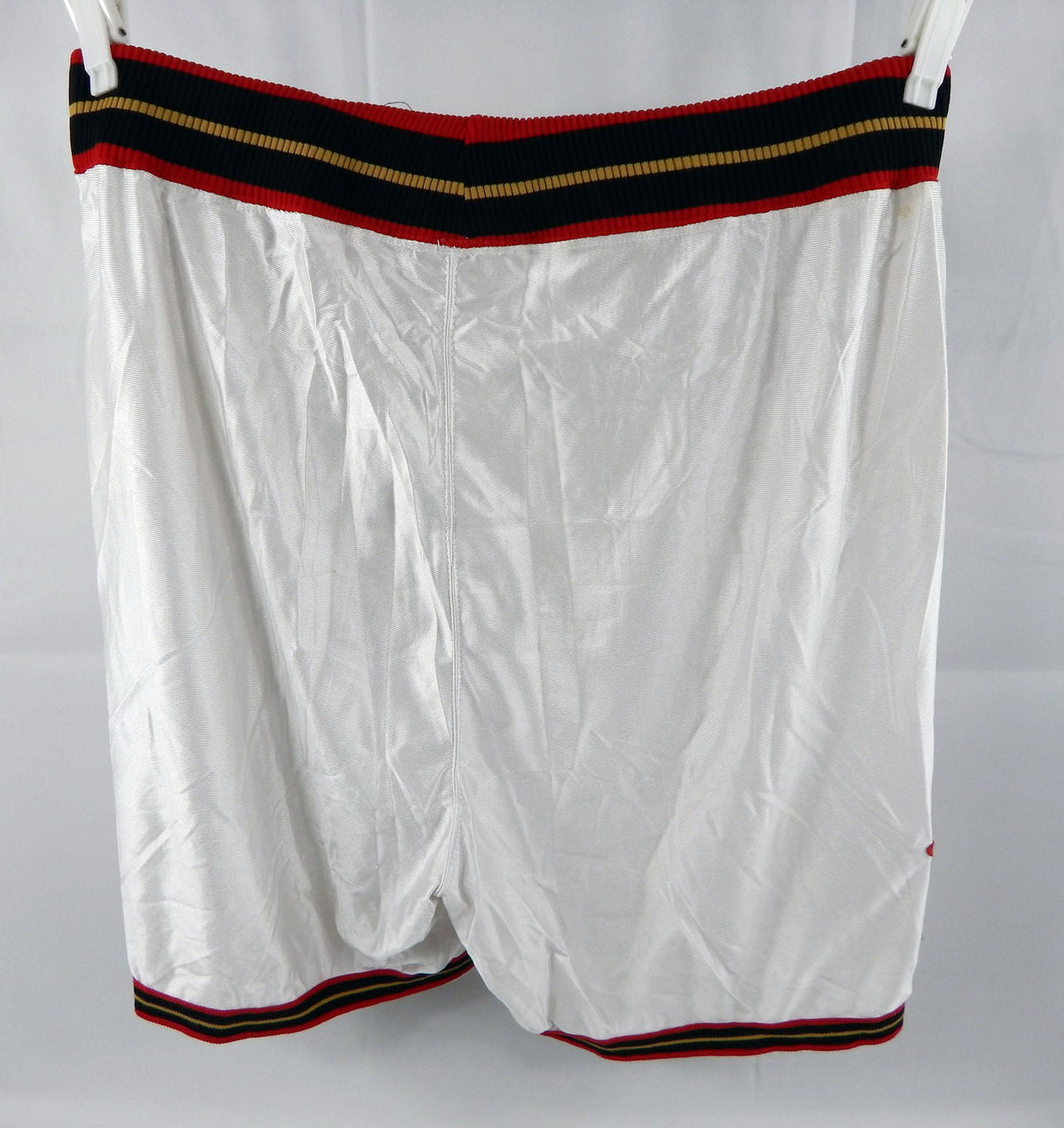 2002-06 Phialdephia 76ers #40 26 Game Used White Shorts 44 989 Pic2