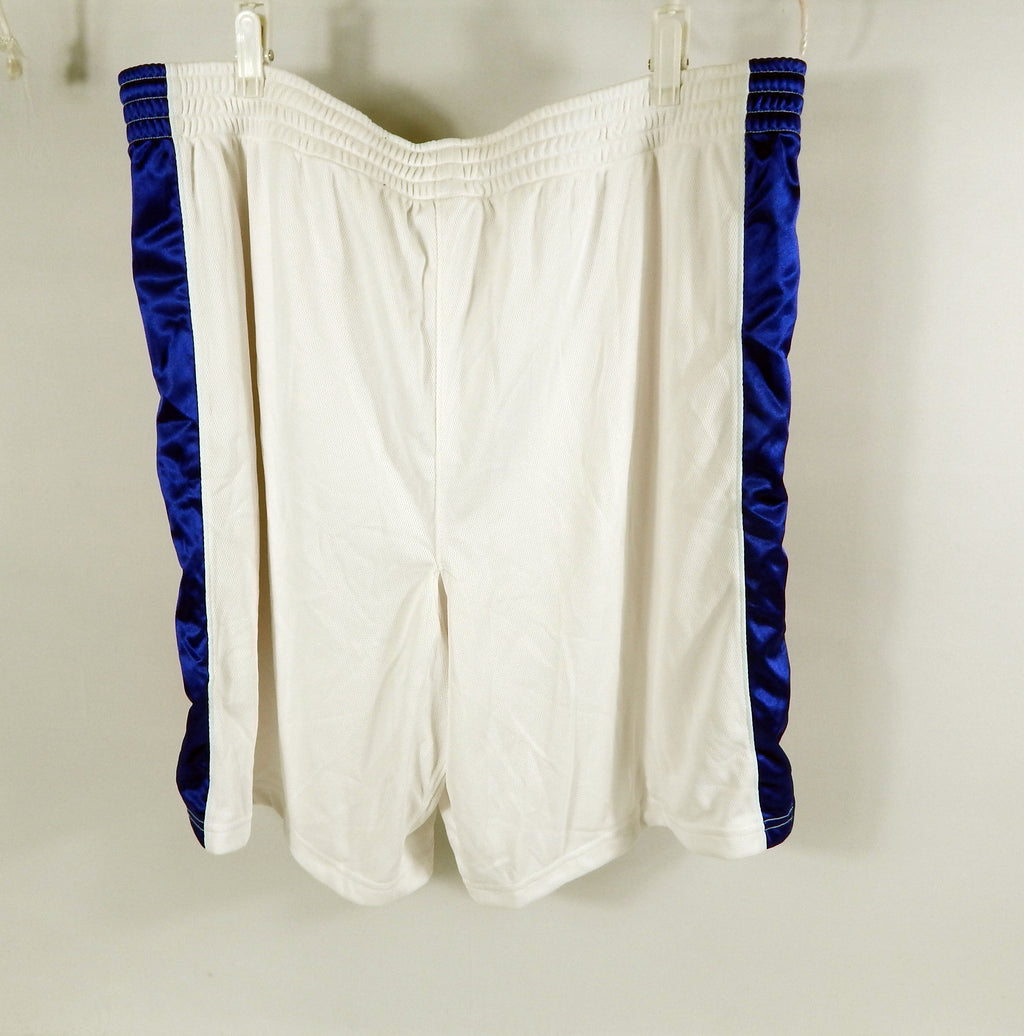 2000s Detroit Pistons # Game Issued White Shorts 44+2 076 Pic2