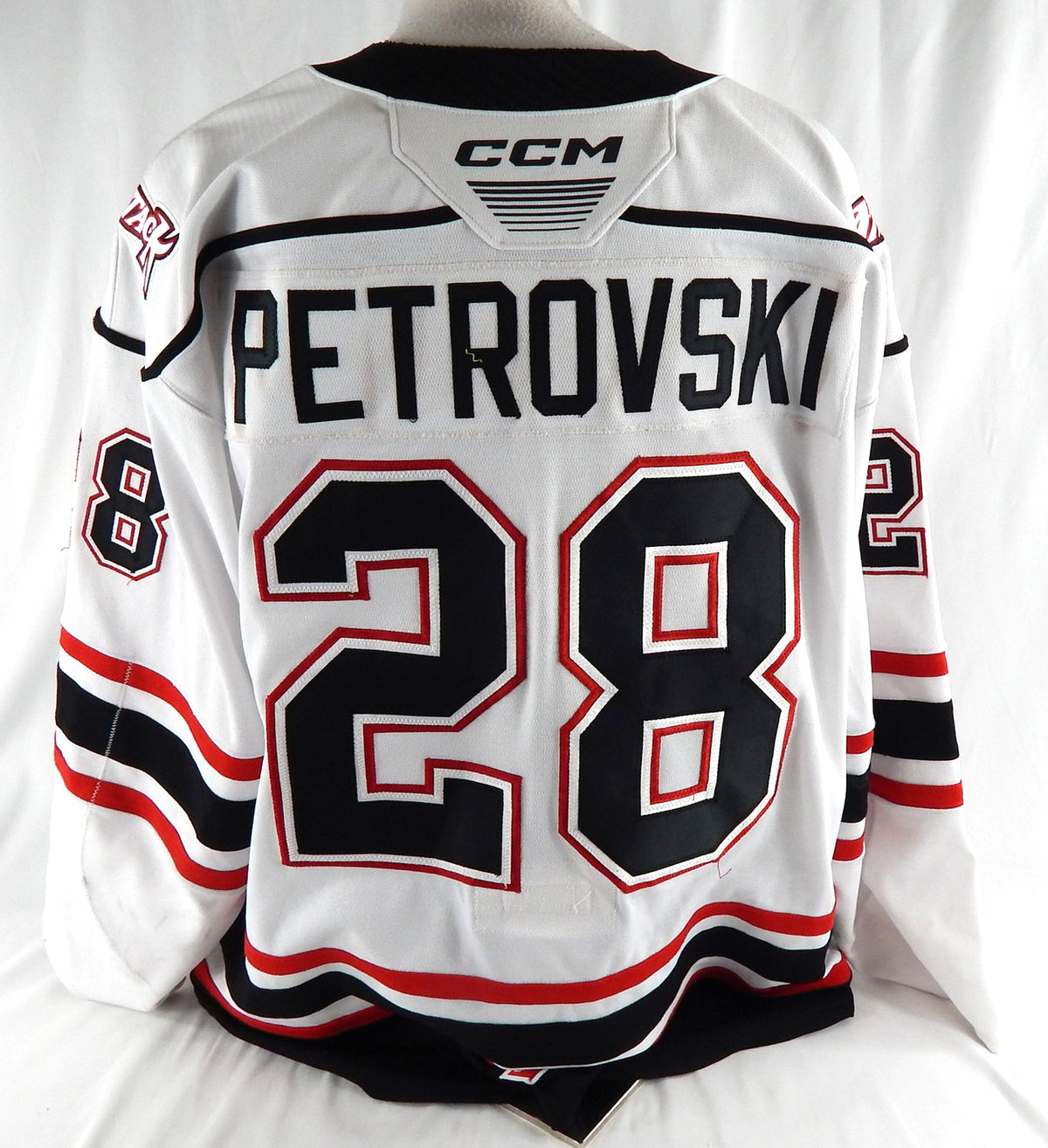 2024-25 Owen Sound Attack James Petrovski #28 Game Used White Jersey 56 621 Pic2