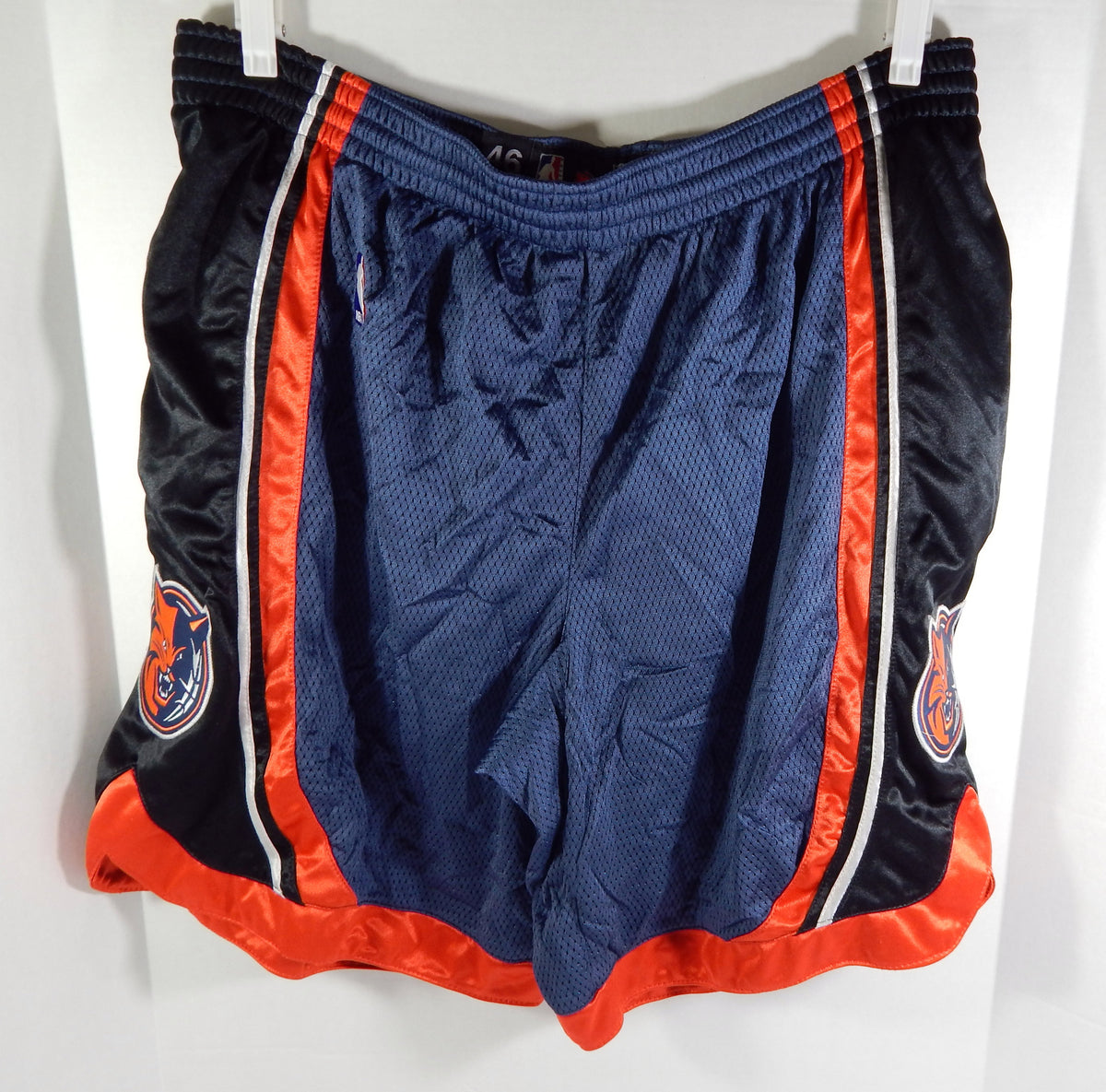 2000s Charlotte Bobcats #12 Game Used Navy Shorts 46 DP53823