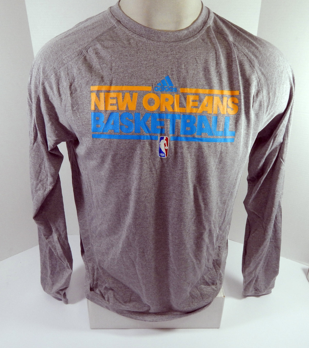 2011-12 New Orleans Hornets Team Issued Grey Training Long Sleeve Shirt M 62