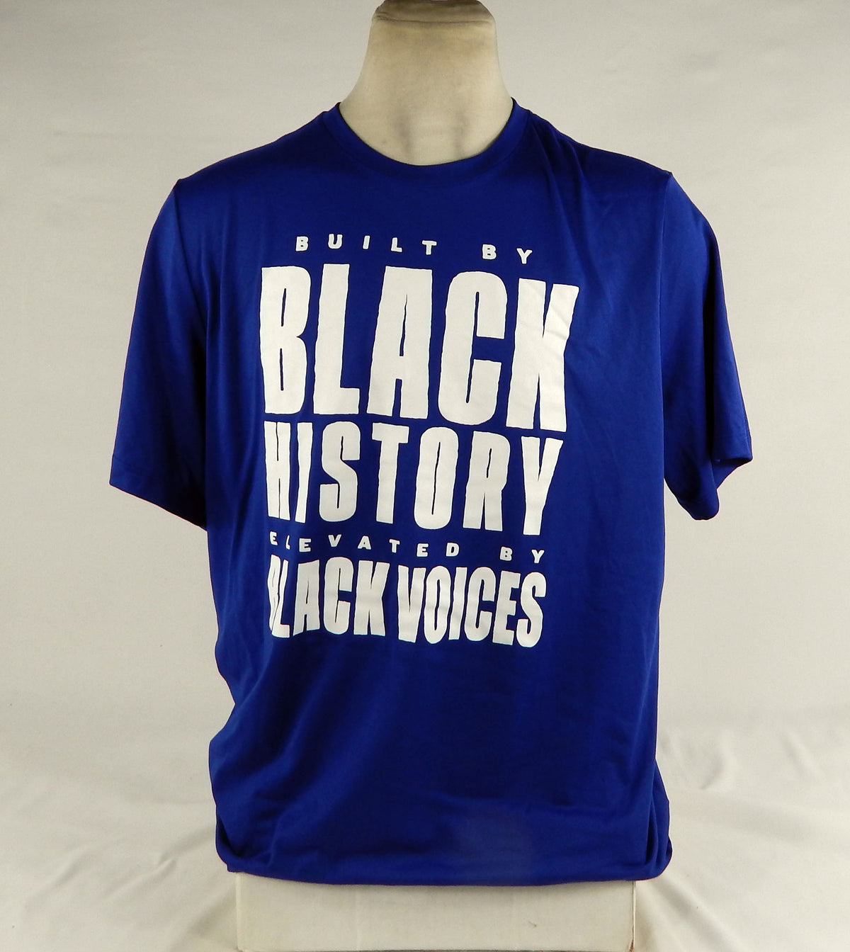2023-24 Detroit Pistons Isaiah Livers #12 Game Used Blue Shooting Shirt BHM 65 Pic2
