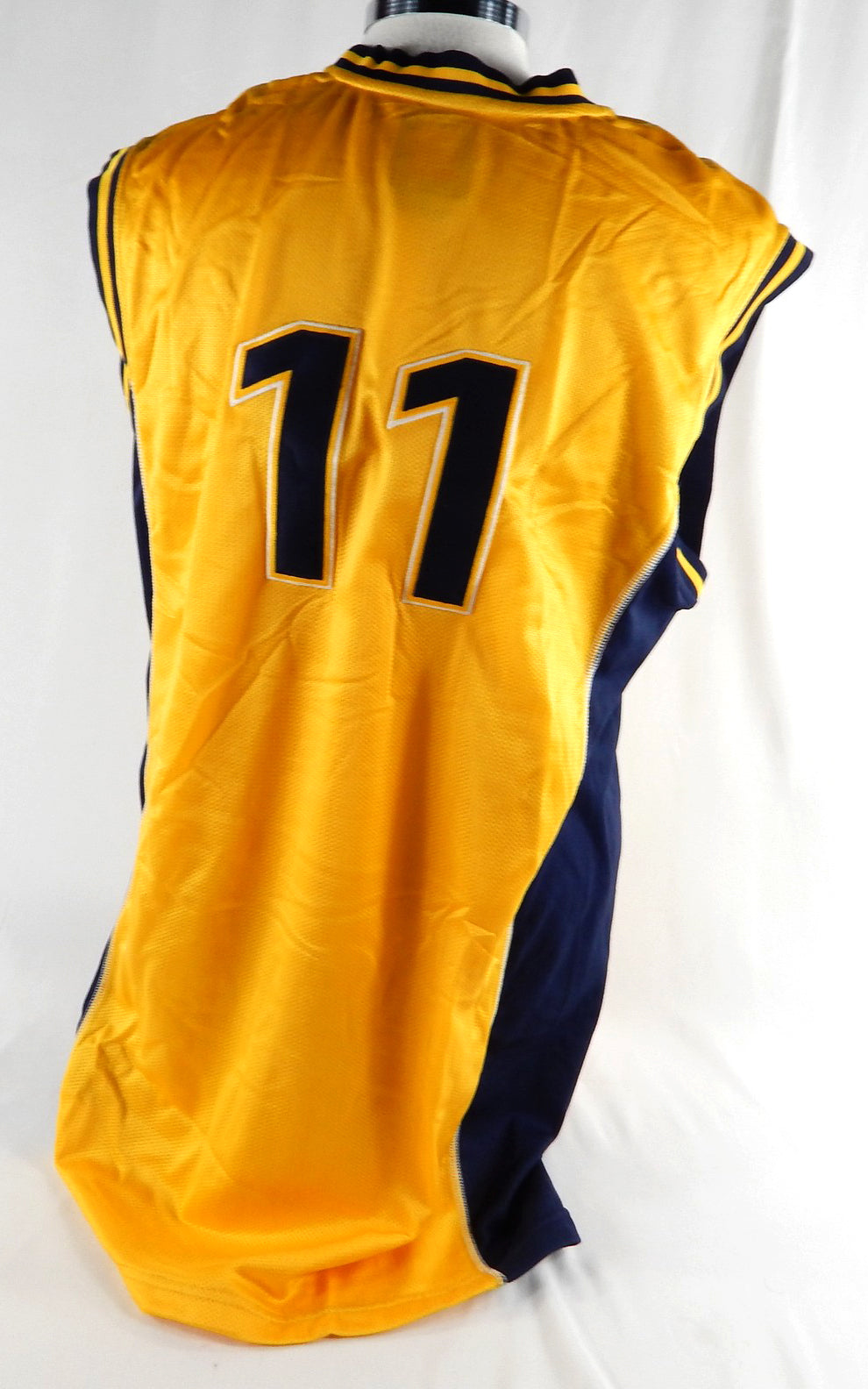 2000s North Carolina A&T Aggies #11 Game Used Yellow Jersey Basketball 48 442 Pic2