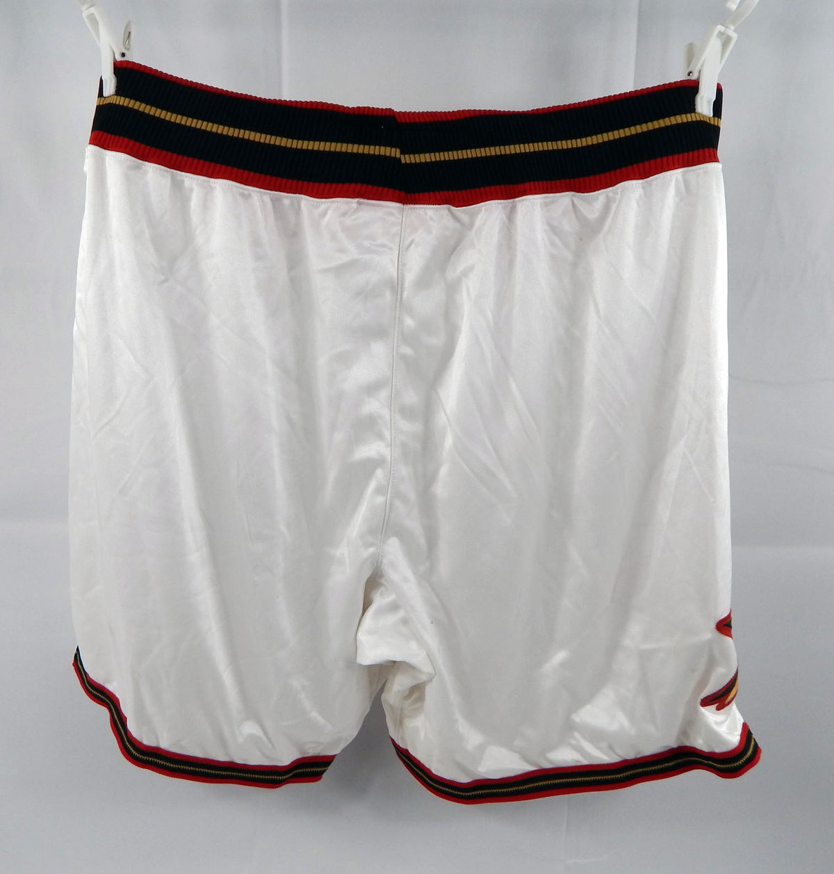 2006-09 Philadelphia 76ers Game Issued White Shorts 44 195 Pic2