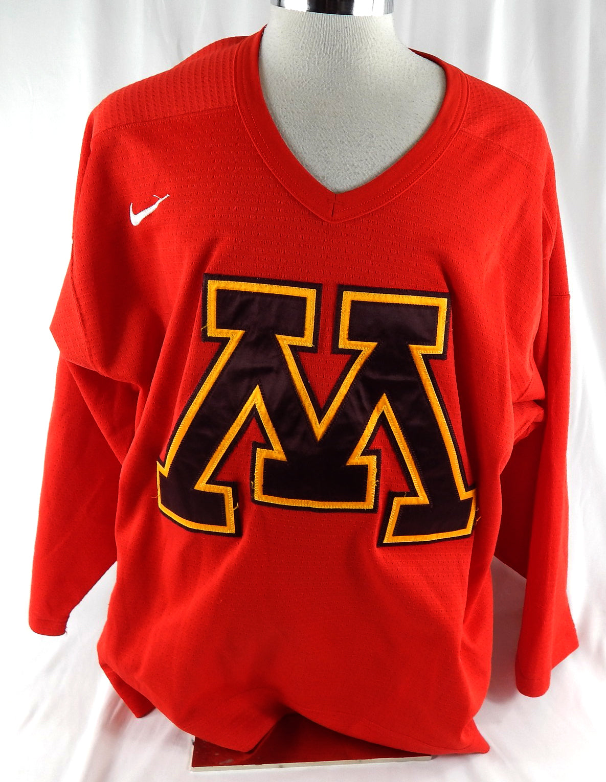 Minnesota Golden Gophers Game Used Red Practice Jersey Hockey 50 205