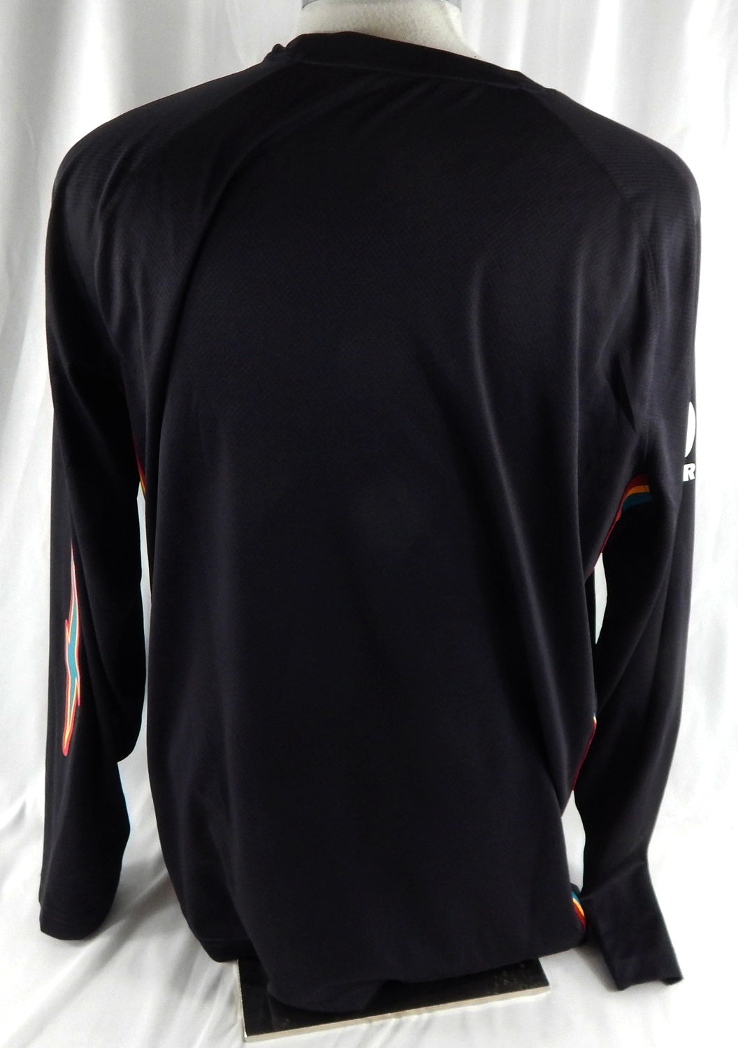 2025-26 Detroit Pistons Ron Holland #5 Game Used Black LS Shooting Shirt City 7 Pic2