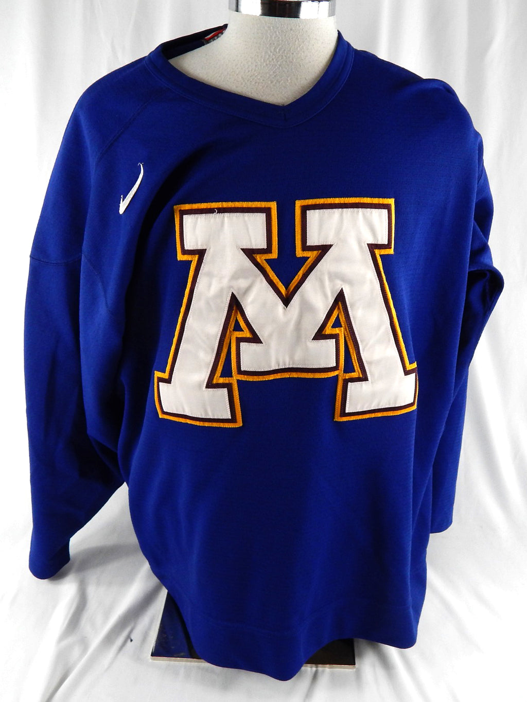 Minnesota Golden Gophers Game Used Blue Practice Jersey Hockey 50 210