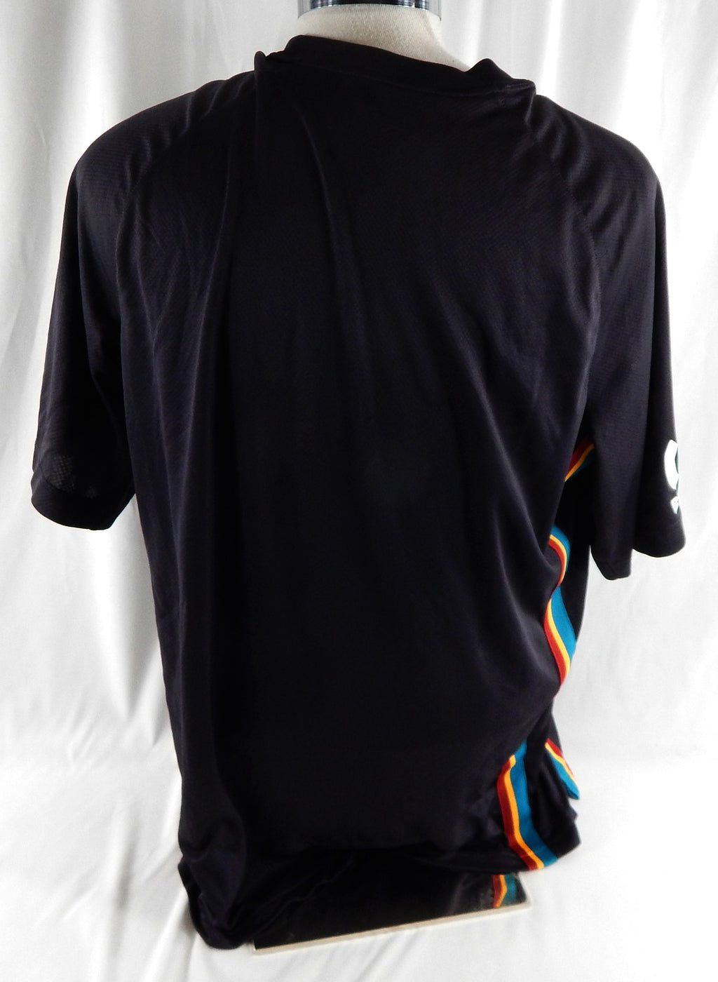 2025-26 Detroit Pistons Bobi Klintman #34 Game Used Black Shooting Shirt City 2 Pic2
