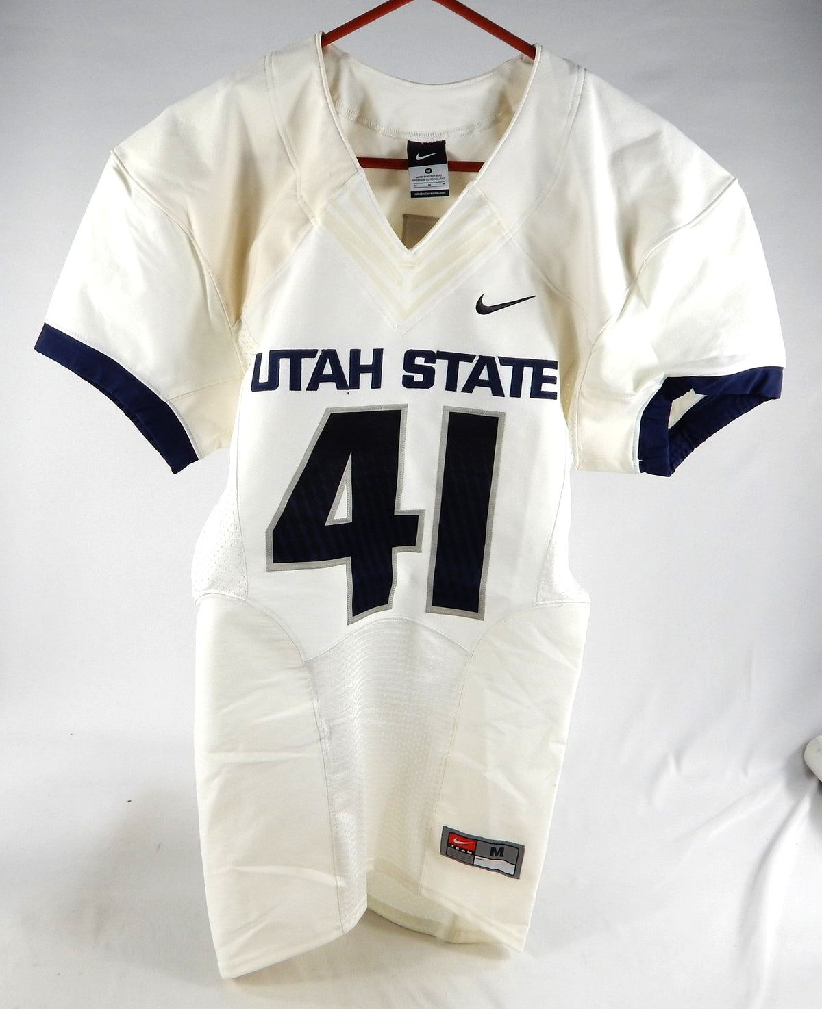 2012 Utah State Aggies #41 Game Used White Jersey Name Plate Removed M 064
