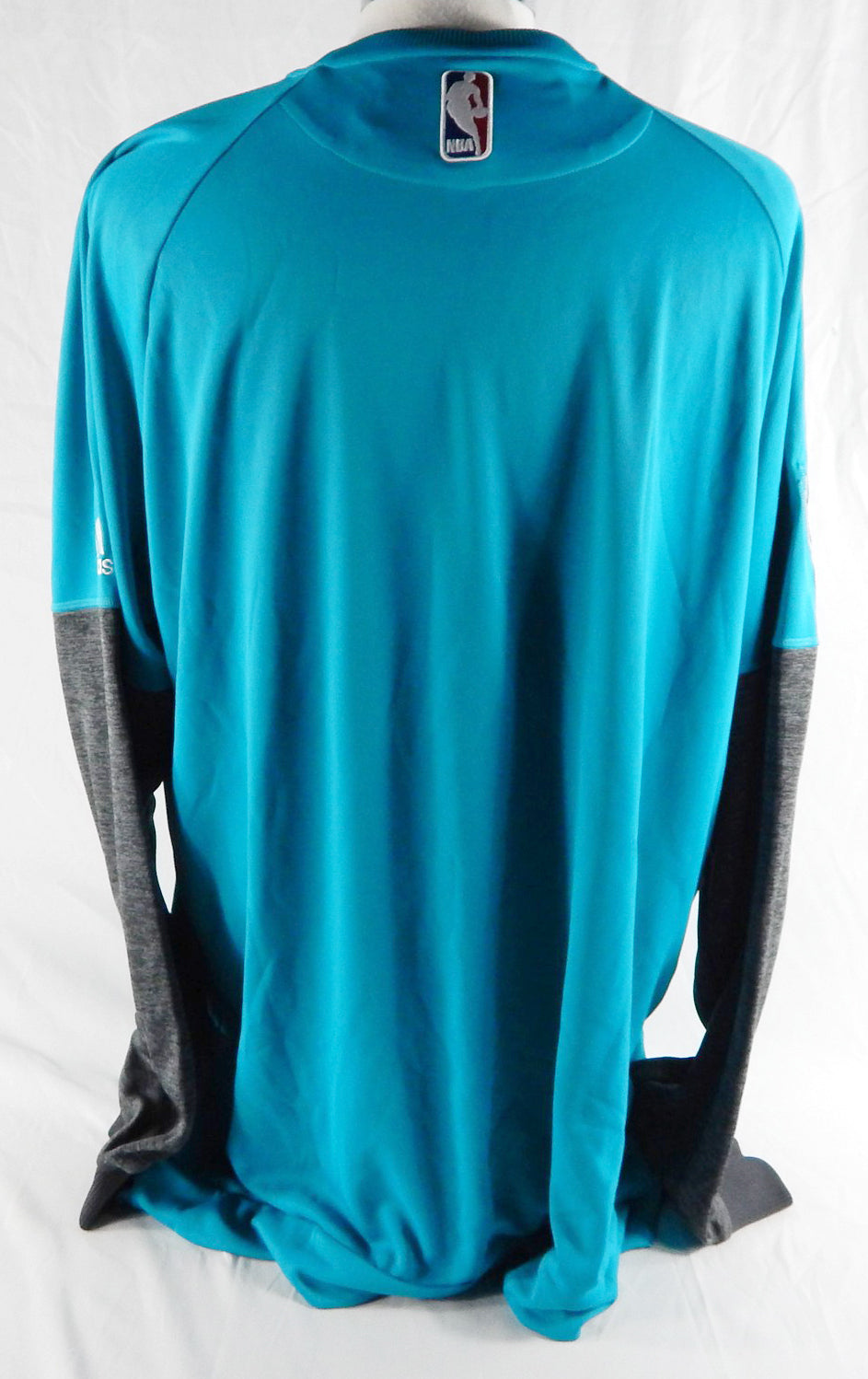 2016-17 Charlotte Hornets Game Issued Teal Shooting Shirt 2XL 822 Pic2
