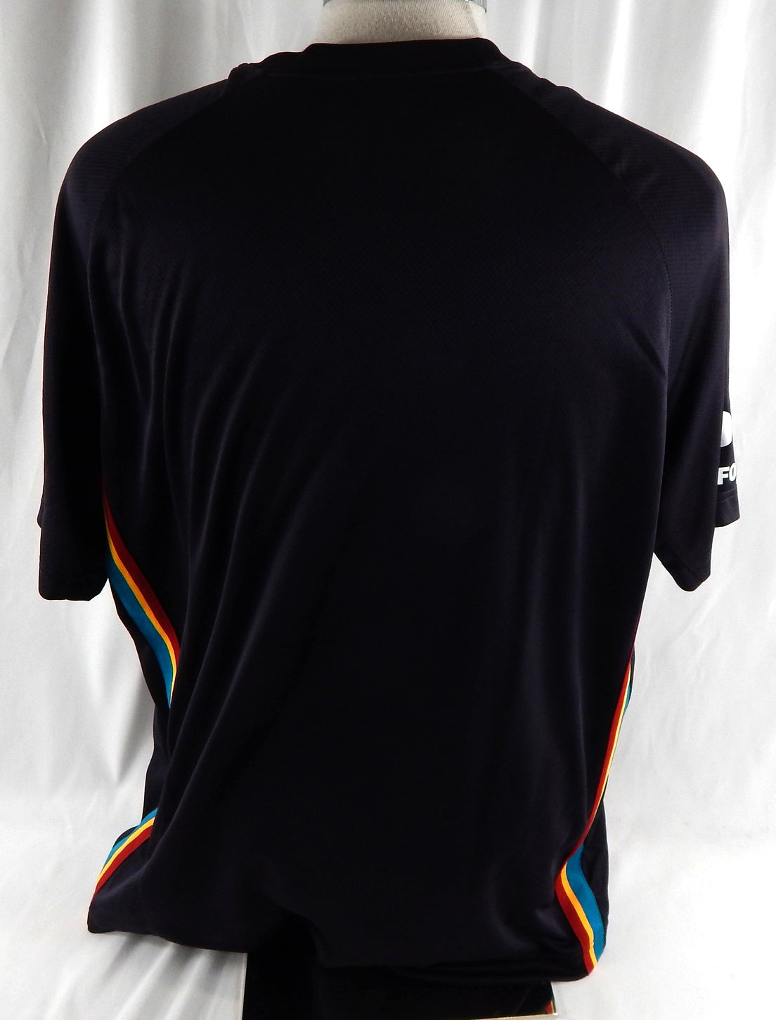 2025-26 Detroit Pistons Isaac Jones #13 Game Used Black Shooting Shirt City 9 Pic2