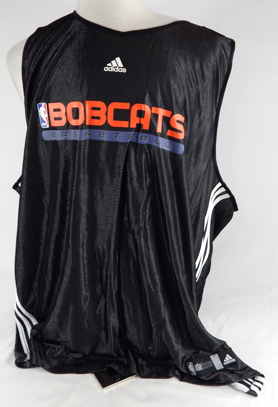 2010-11 Charlotte Bobcats Game Issued Black Practice Jersey 136