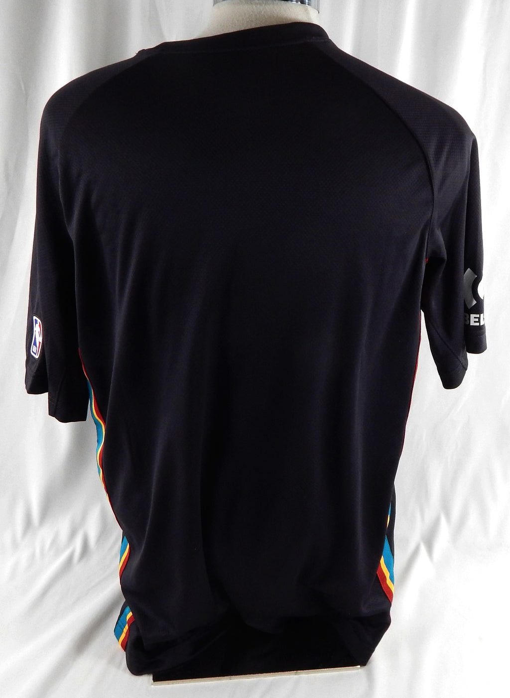 2025-26 Detroit Pistons Caris LeVert #8 Game Used Black Shooting Shirt City L 15 Pic2