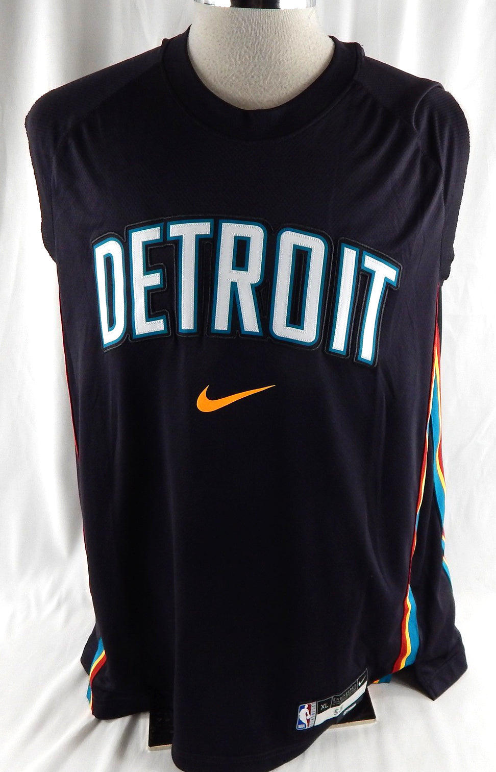 2025-26 Detroit Pistons Duncan Robinson #55 Game Used Black Shoot Shirt City