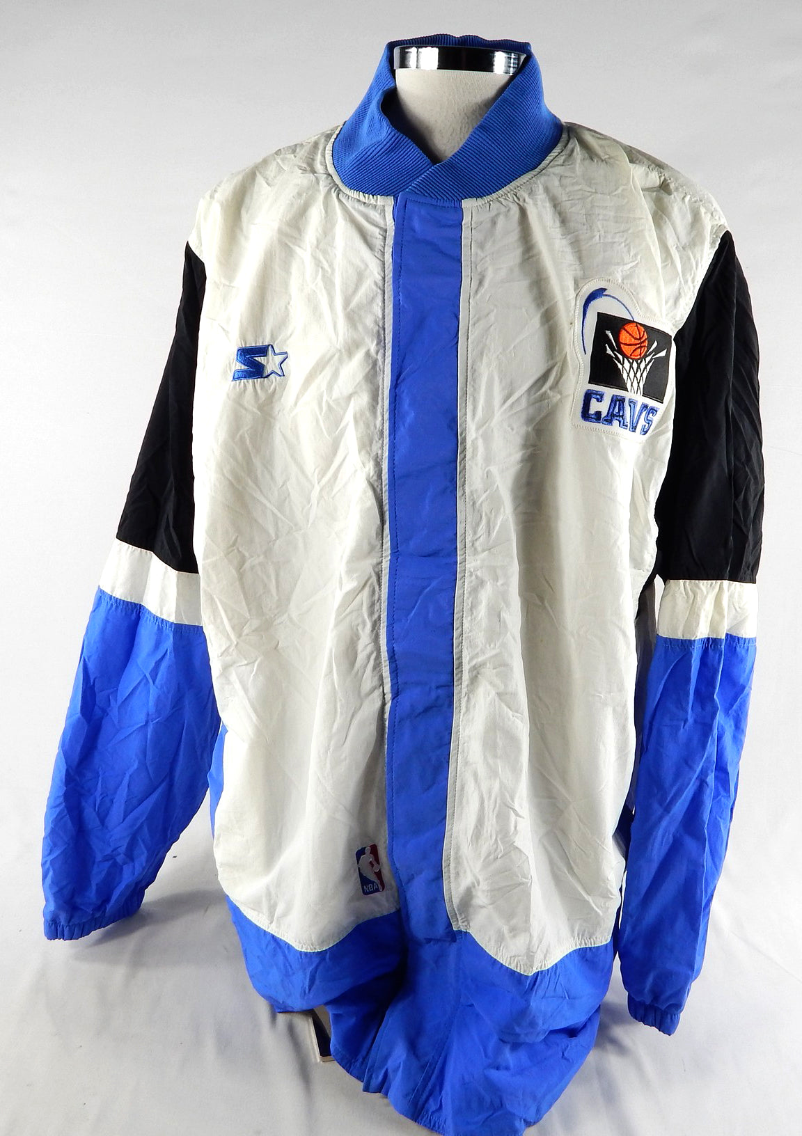1997-98 Cleveland Cavaliers Game Issued White Warm Up Jacket 48 353